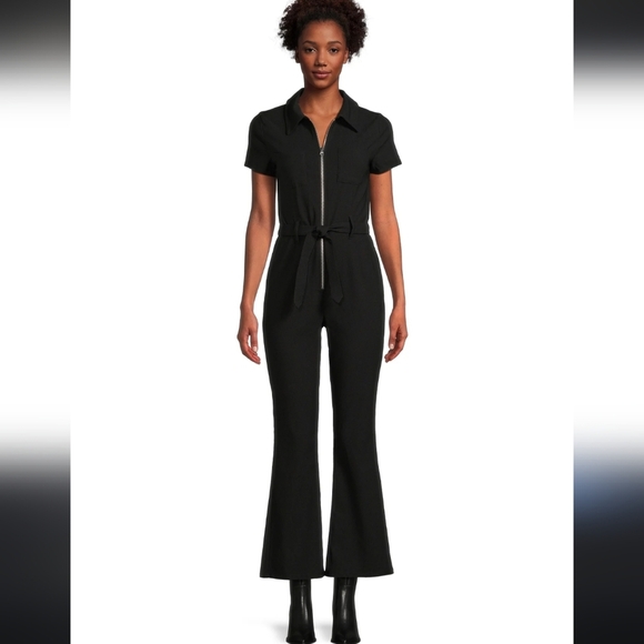 ❗️5/$25❗️NO BOUNDRIES BLACK JUMPSUIT WITH FRONT HALF ZIPPER - Picture 1 of 4